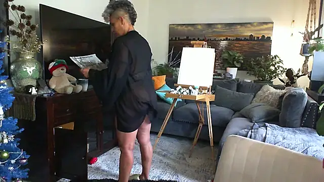 Snapshot of CeceilaMoon chatting on 15, 12, 2025 CeceilaMoon online show from 15, 12, 2025