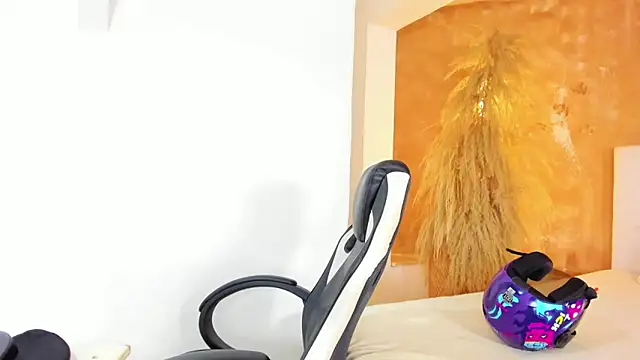 shenielxx online show from 16, 3, 2026