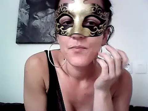 Masquegirlmysterious online show from 5, 11, 2025