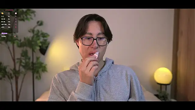 Snapshot of SrLuis18 chatting on 14, 11, 2025 SrLuis18 online show from 14, 11, 2025