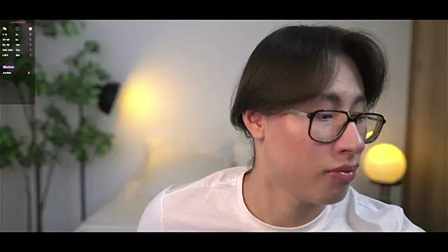 Snapshot of SrLuis18 chatting on 1, 12, 2025 SrLuis18 online show from 1, 12, 2025