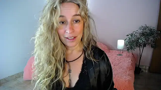 Paula Paz online show from 10, 2, 2026