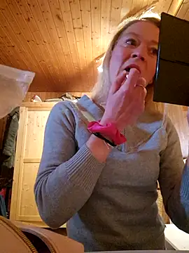 Snapshot of KellyBellyVX chatting on 20, 11, 2025 KellyBellyVX online show from 20, 11, 2025