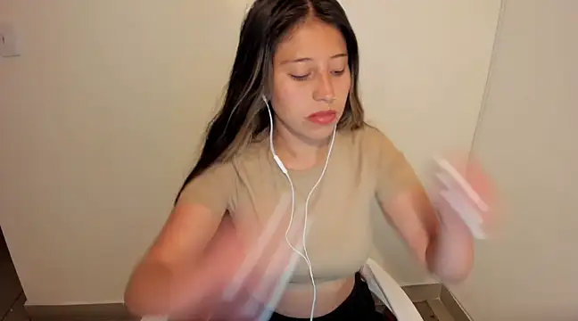 Snapshot of kiaraowen chatting on 20, 2, 2025 kiaraowen online show from 20, 2, 2025