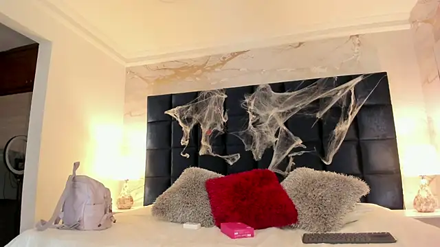 EVELIN MASON online show from 4, 10, 2025