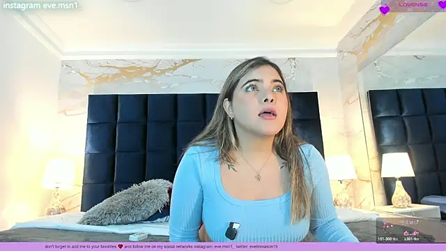 Snapshot of EVELIN_MASON chatting on 18, 3, 2026 EVELIN MASON online show from 18, 3, 2026