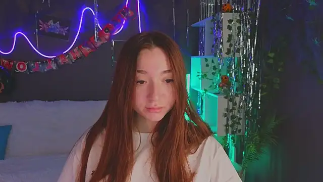 Snapshot of YasmineWest chatting on 21, 10, 2025 YasmineWest online show from 21, 10, 2025