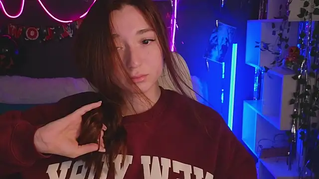 Snapshot of YasmineWest chatting on 28, 10, 2025 YasmineWest online show from 28, 10, 2025