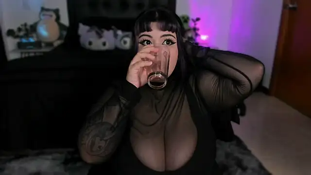 Effyss  online show from 13, 9, 2025