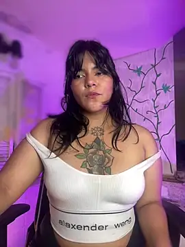 JulianaCastillo online show from 19, 1, 2025