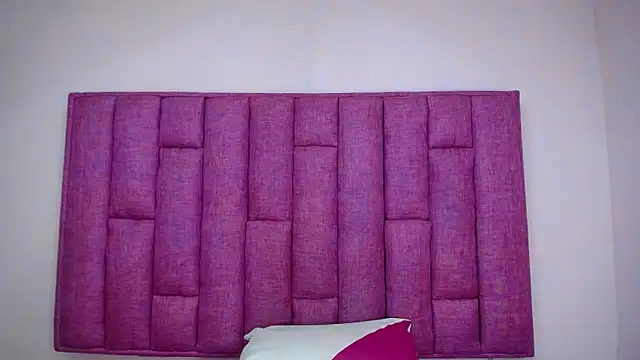 Snapshot of CrushOnMe_ chatting on 31, 10, 2025 CrushOnMe online show from 31, 10, 2025