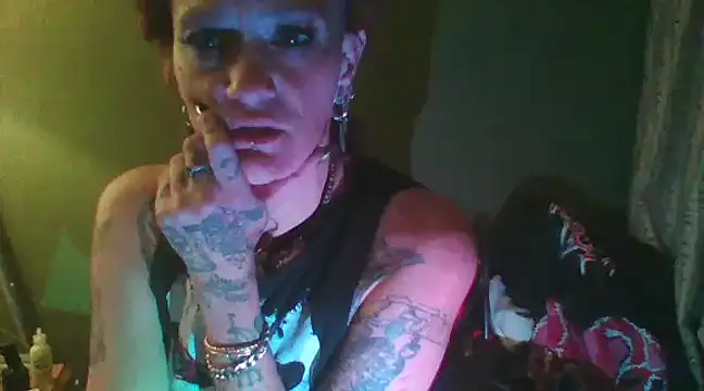 Snapshot of renegade_vyxxen chatting on 6, 2, 2025 renegade vyxxen online show from 6, 2, 2025