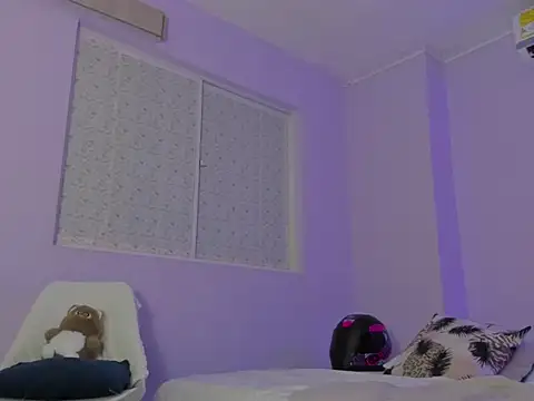 Snapshot of Mari_Mendoza chatting on 21, 10, 2025 Mari Mendoza online show from 21, 10, 2025