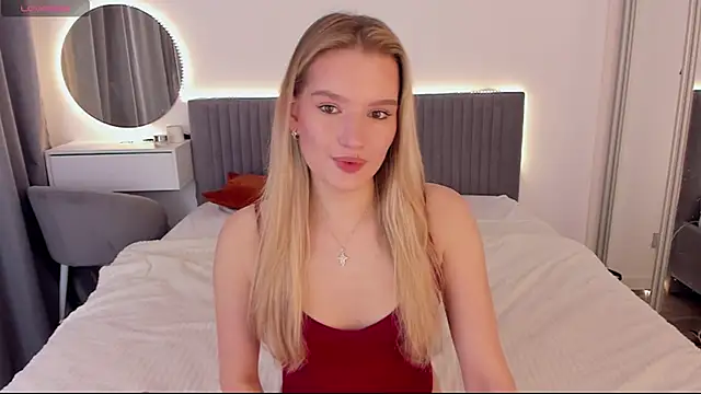 Snapshot of CassieRayss chatting on 7, 11, 2025 CassieRayss online show from 7, 11, 2025