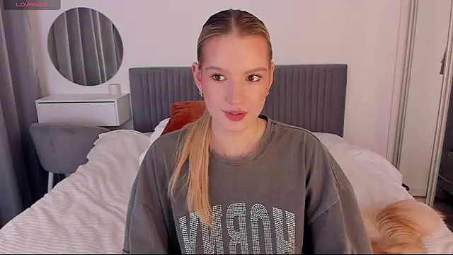 Snapshot of CassieRayss chatting on 17, 11, 2025 CassieRayss online show from 17, 11, 2025