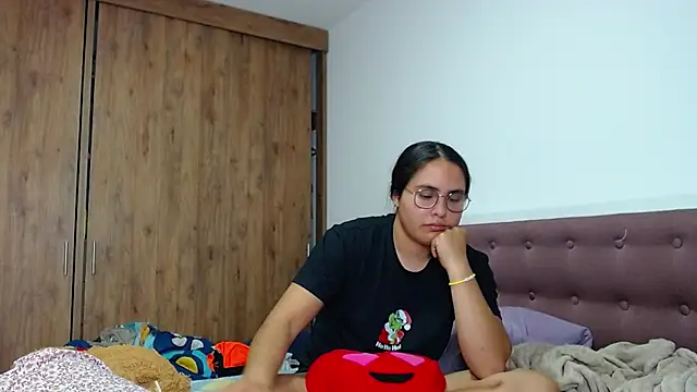 CleoAndAshley online show from 17, 3, 2025