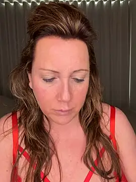 xsexycurvymilf online show from 18, 2, 2026