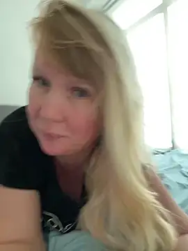EmmaInLove23 online show from 22, 12, 2024