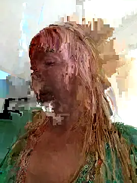 Snapshot of EmmaInLove23 chatting on 18, 10, 2025 EmmaInLove23 online show from 18, 10, 2025