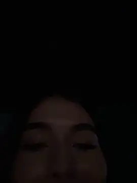 Snapshot of Coralinee_01 chatting on 8, 4, 2026 Coralinee 01 online show from 8, 4, 2026