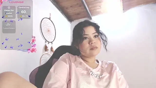 Snapshot of Amara18_ chatting on 15, 11, 2025 Amara18 online show from 15, 11, 2025