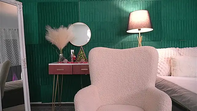 HaileyMoonn online show from 19, 12, 2025