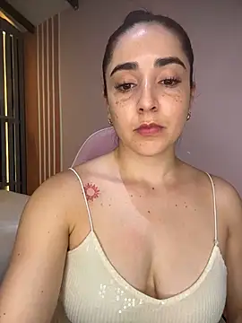 Snapshot of Victoria-And1 chatting on 17, 2, 2026 Victoria-And1 online show from 17, 2, 2026