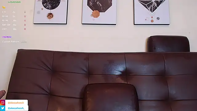 AleezaFrench online show from 5, 3, 2025