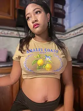 Snapshot of AleezaFrench chatting on 6, 3, 2026 AleezaFrench online show from 6, 3, 2026