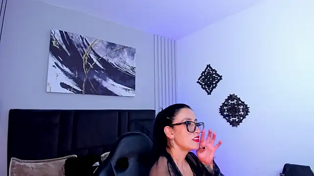 kira moon   online show from 12, 3, 2026