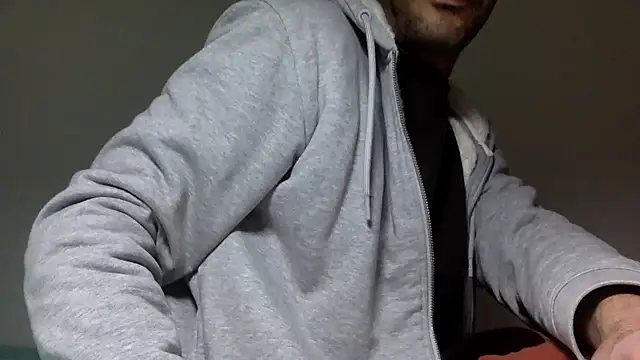 Snapshot of molozeb chatting on 12, 11, 2025 molozeb online show from 12, 11, 2025