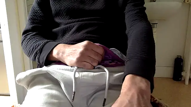 Snapshot of molozeb chatting on 25, 11, 2025 molozeb online show from 25, 11, 2025