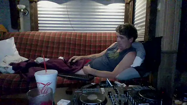 Snapshot of lateniter chatting on 29, 11, 2025 lateniter online show from 29, 11, 2025