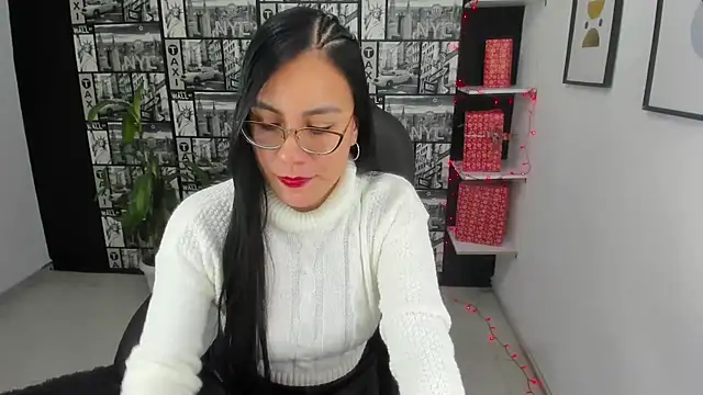 Agata-Moon online show from 4, 1, 2025