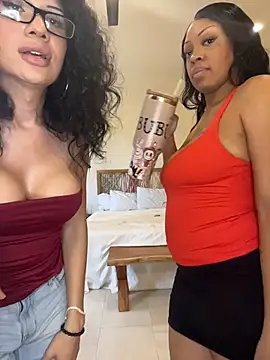 Snapshot of Latinaebony69 chatting on 19, 10, 2025 Latinaebony69 online show from 19, 10, 2025