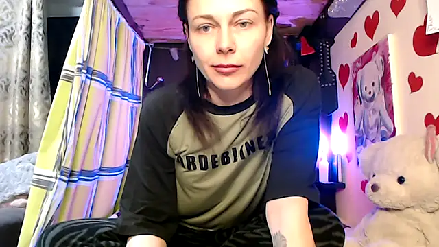 Snapshot of HarleyQuinn_69 chatting on 3, 3, 2025 HarleyQuinn 69 online show from 3, 3, 2025