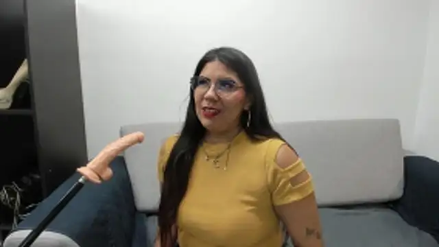 Snapshot of Luna_Dumont chatting on 12, 10, 2025 Luna Dumont online show from 12, 10, 2025