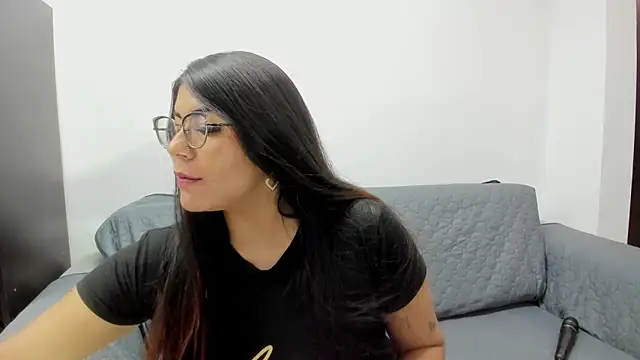 Snapshot of Luna_Dumont chatting on 2, 11, 2025 Luna Dumont online show from 2, 11, 2025