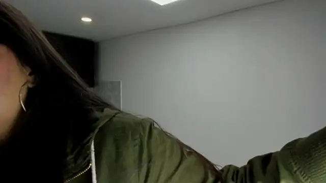 Snapshot of Luna_Dumont chatting on 11, 11, 2025 Luna Dumont online show from 11, 11, 2025