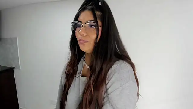 Snapshot of Luna_Dumont chatting on 16, 11, 2025 Luna Dumont online show from 16, 11, 2025