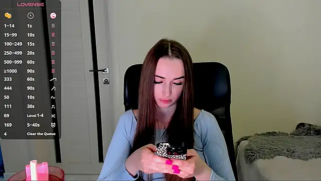 Snapshot of Kimmberr chatting on 13, 11, 2025 Kimmberr online show from 13, 11, 2025