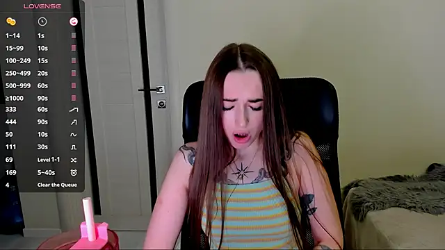 Snapshot of Kimmberr chatting on 1, 12, 2025 Kimmberr online show from 1, 12, 2025