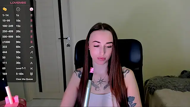 Snapshot of Kimmberr chatting on 4, 12, 2025 Kimmberr online show from 4, 12, 2025