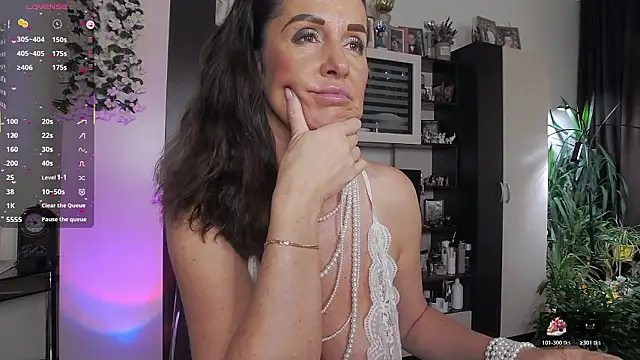 Snapshot of SheilaRyan chatting on 20, 2, 2026 SheilaRyan online show from 20, 2, 2026