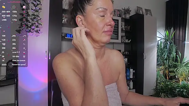 Snapshot of SheilaRyan chatting on 2, 3, 2026 SheilaRyan online show from 2, 3, 2026