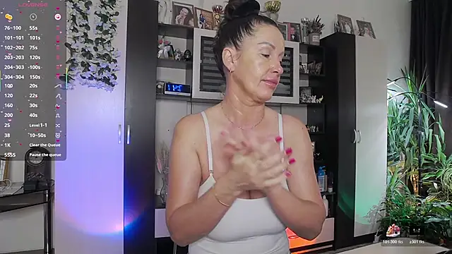 Snapshot of SheilaRyan chatting on 13, 3, 2026 SheilaRyan online show from 13, 3, 2026