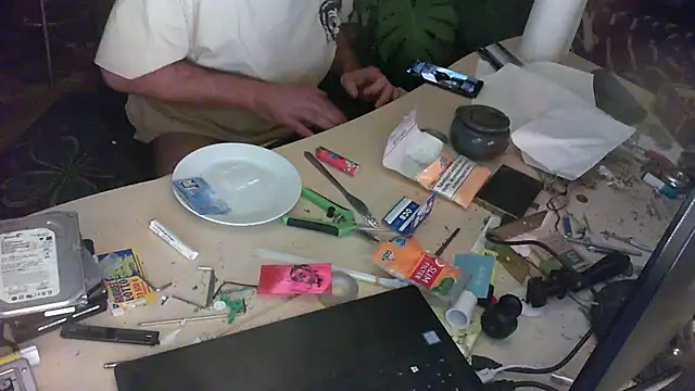 Snapshot of halebob@xh chatting on 13, 9, 2025 halebobxh online show from 13, 9, 2025