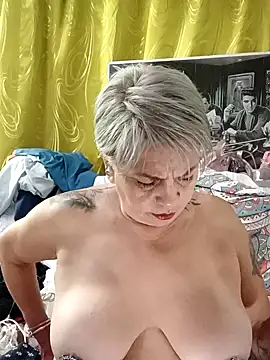 Snapshot of DirtyBIianca chatting on 25, 10, 2025 DirtyBIianca online show from 25, 10, 2025