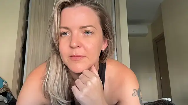 naughtyhollyxxxx online show from 30, 9, 2025