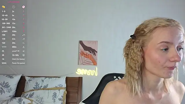 IdaValenti online show from 24, 10, 2025